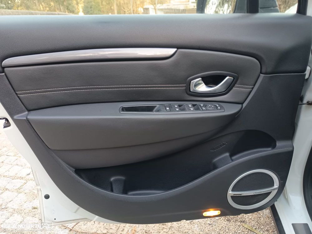 Renault Scénic dCi 110 Xmod Paris - 14