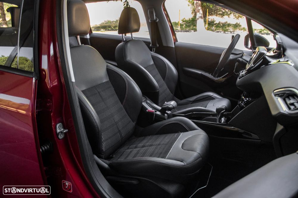 Peugeot 2008 1.2 PureTech GT Line EAT6 - 25