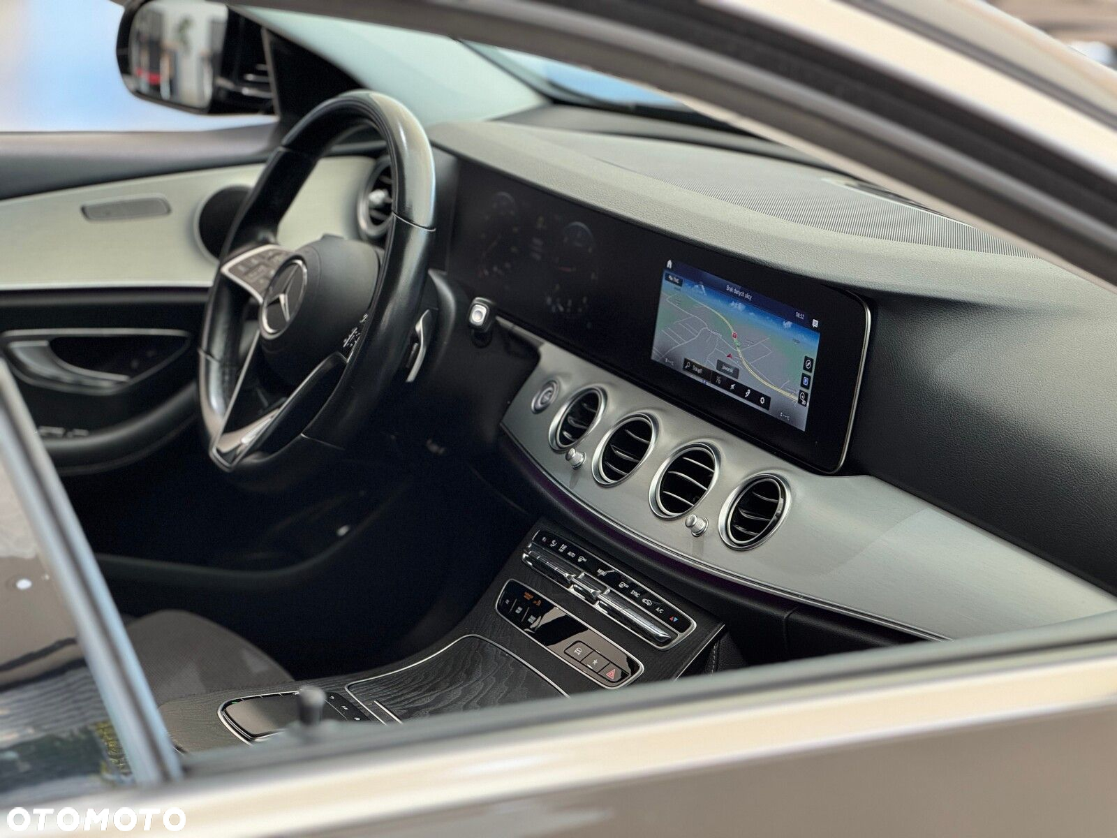 Mercedes-Benz Klasa E 220 d AMG/Avantgarde - 38