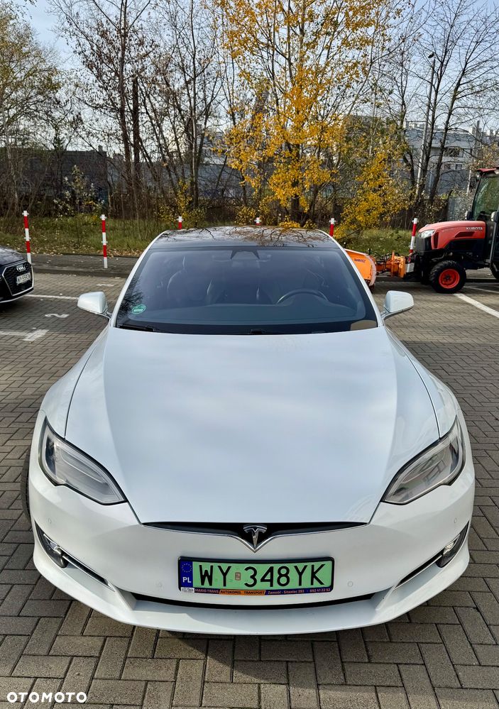 Tesla Model S - 2