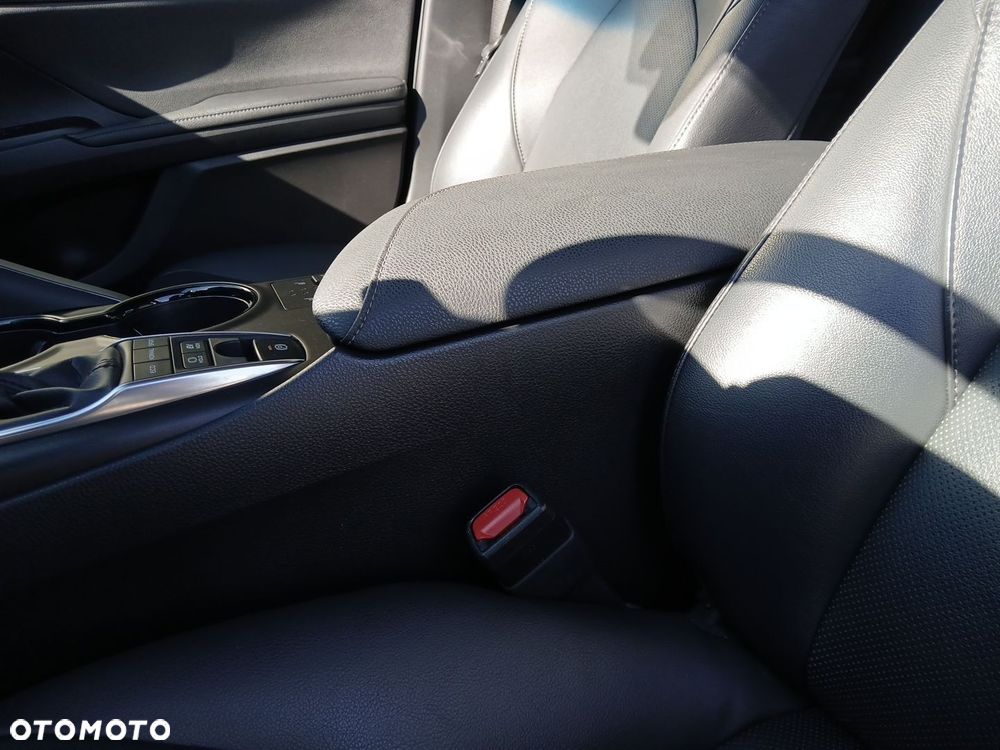 Toyota Camry 2.5 Hybrid Comfort CVT - 36