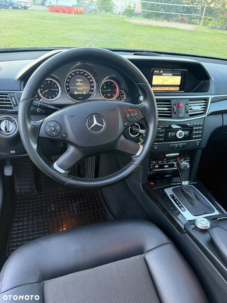 Mercedes-Benz Klasa E 220 CDI DPF BlueEFFICIENCY Automatik Avantgarde - 12