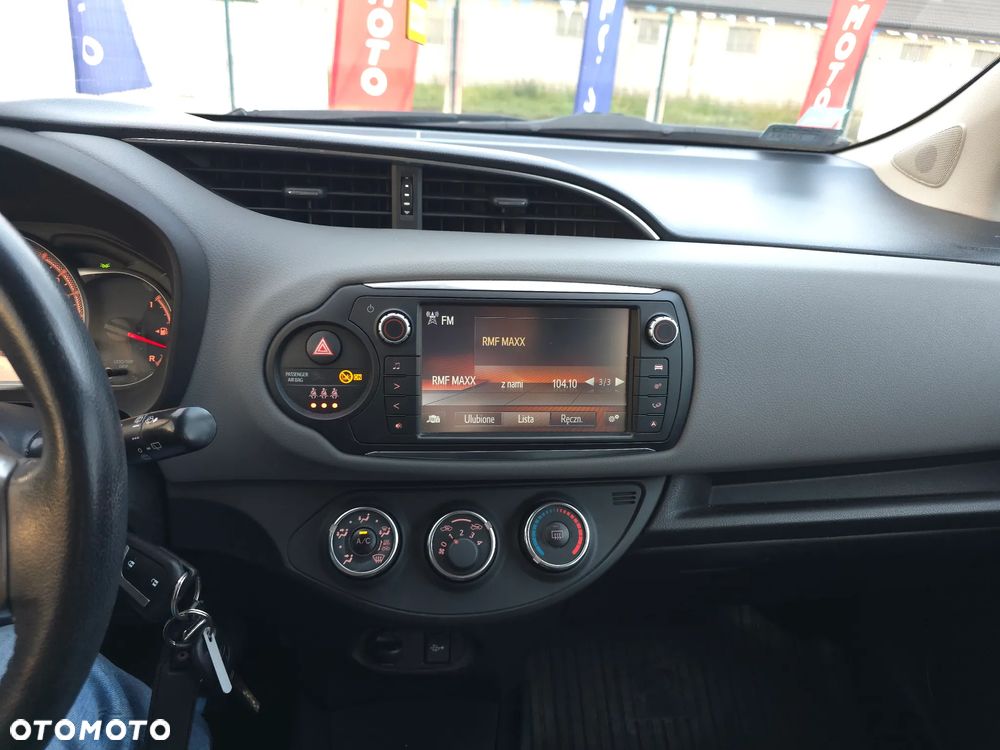 Toyota Yaris 1.33 Premium EU6 - 25