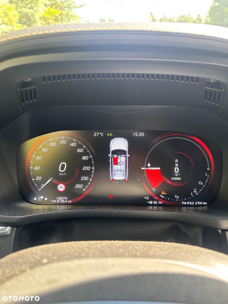 Volvo XC 60 T8 AWD Plug-In Hybrid R-Design - 12
