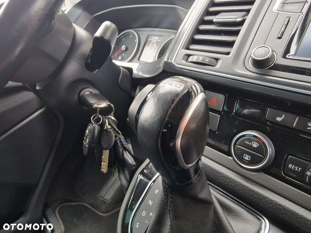 Volkswagen Multivan - 35