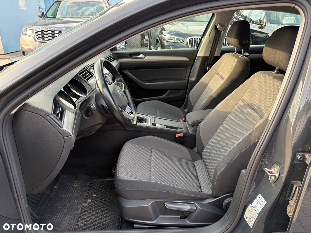 Volkswagen Passat - 17