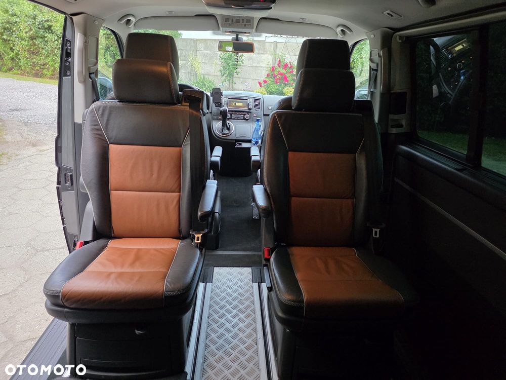 Volkswagen Multivan - 11