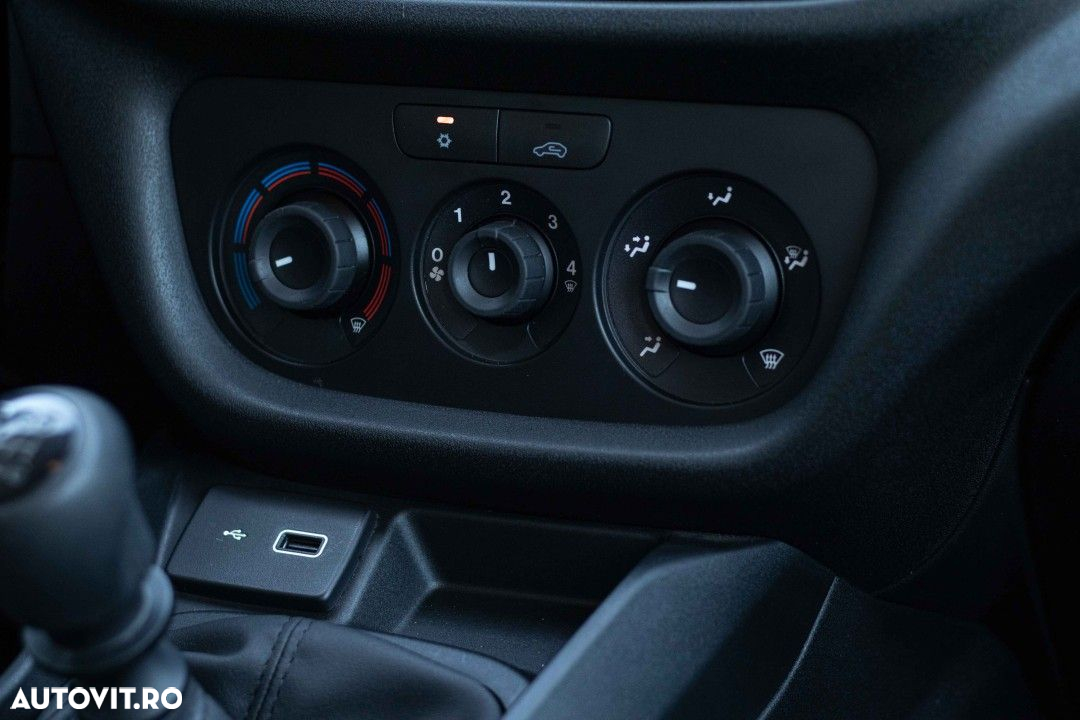 Fiat Doblo Combi 1.6 Mjet 90 CP Confort - 32