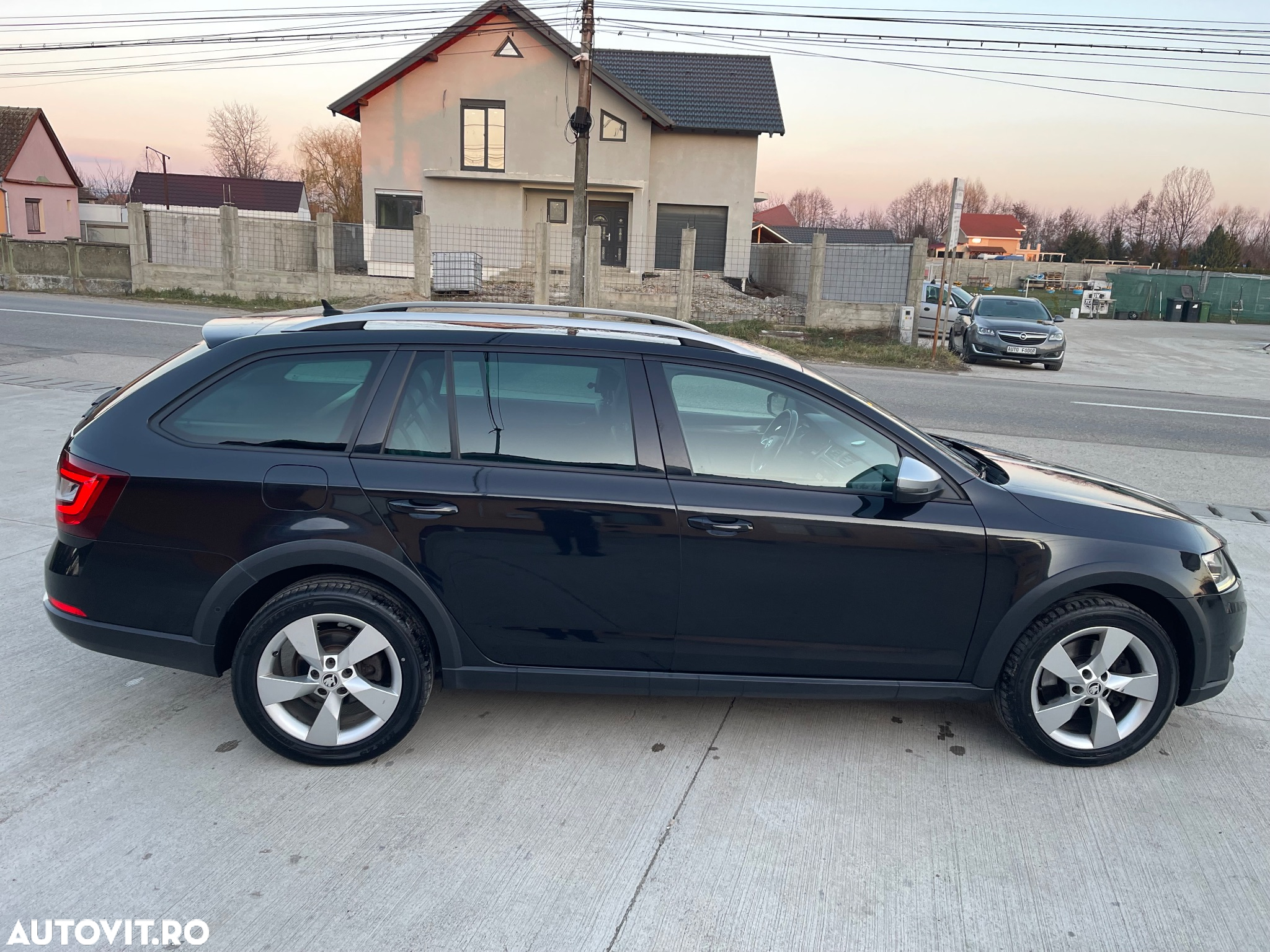 Skoda Octavia 2.0 TDI 4x4 DSG Scout - 12