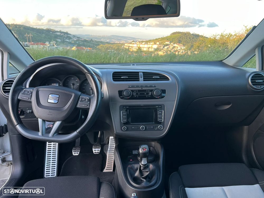SEAT Leon 2.0 TDI FR 18 Tiago Monteiro - 15