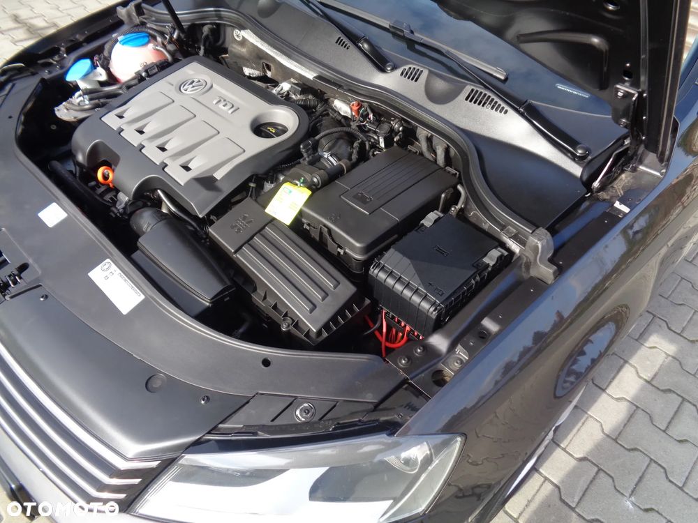 Volkswagen Passat 2.0 TDI DPF Highline - 18