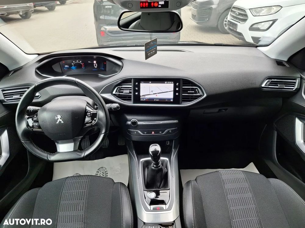 Peugeot 308 1.2 L PureTech Turbo Allure - 7