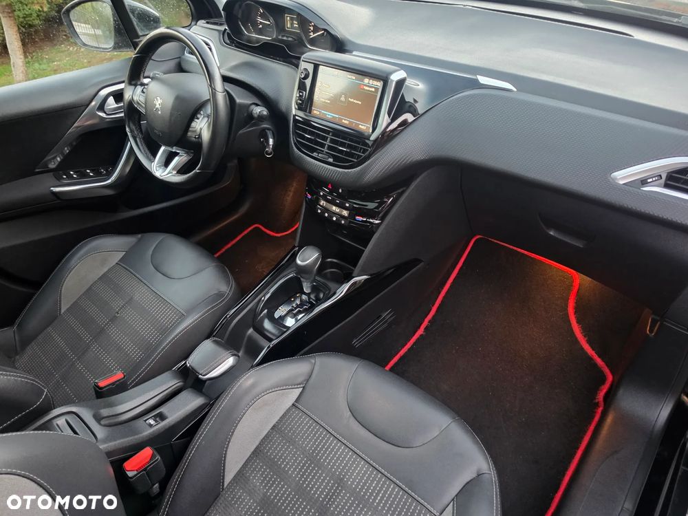 Peugeot 2008 - 8