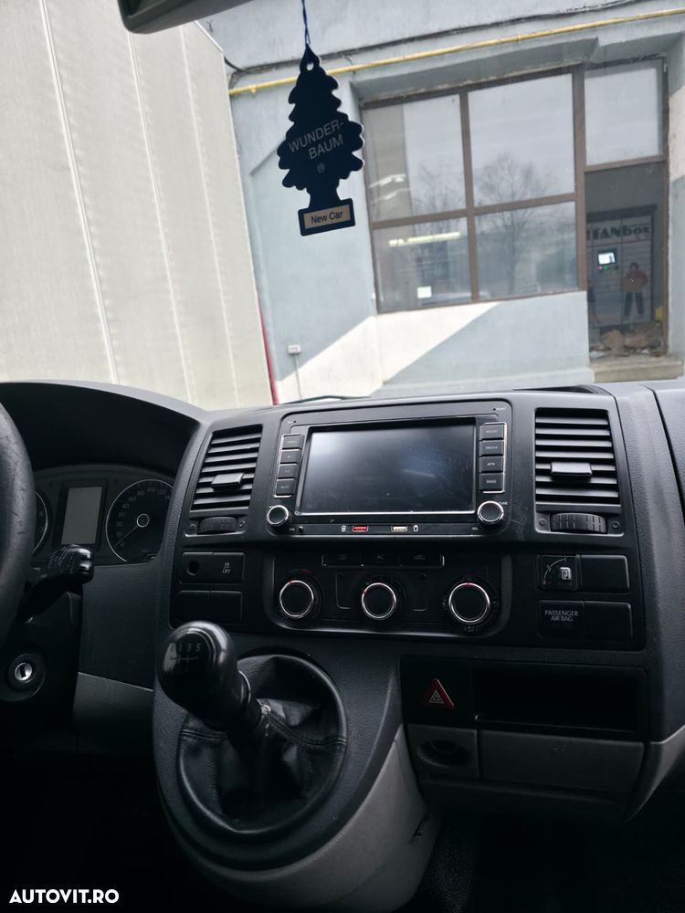 Volkswagen Transporter - 2