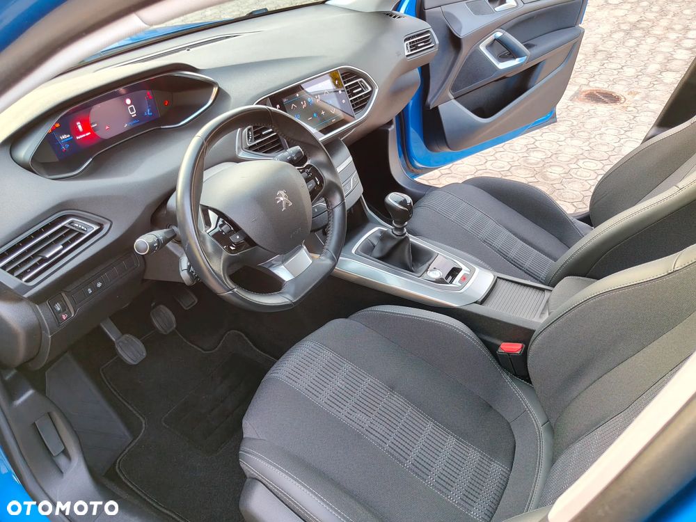 Peugeot 308 - 25