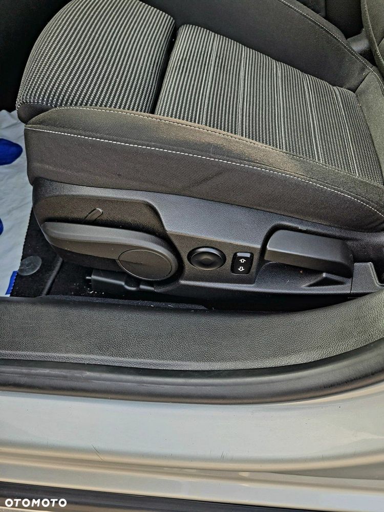 Opel Insignia 2.0 CDTI automatik Business Edition - 21