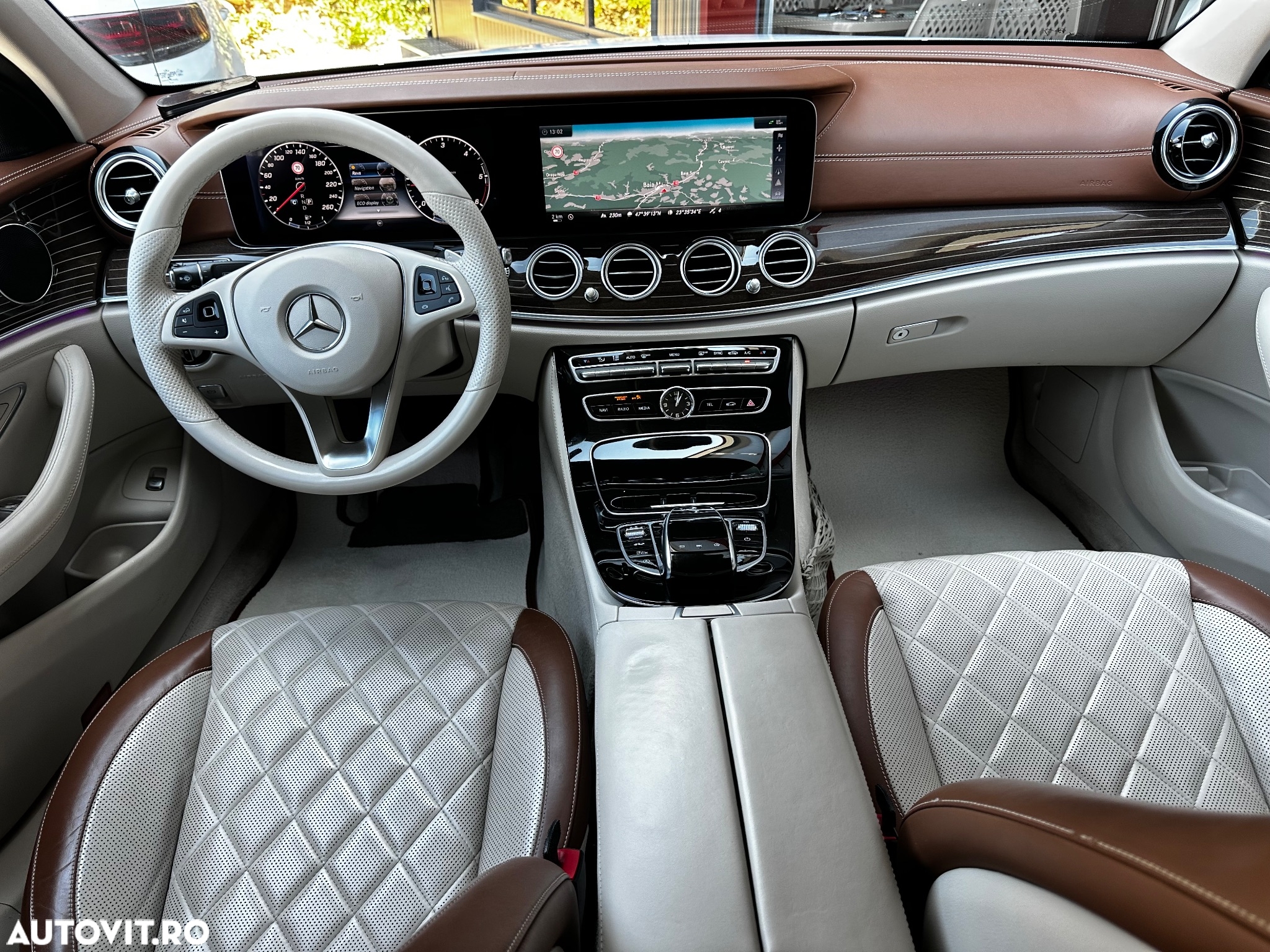 Mercedes-Benz E 220 d 4Matic T 9G-TRONIC AMG Line - 2