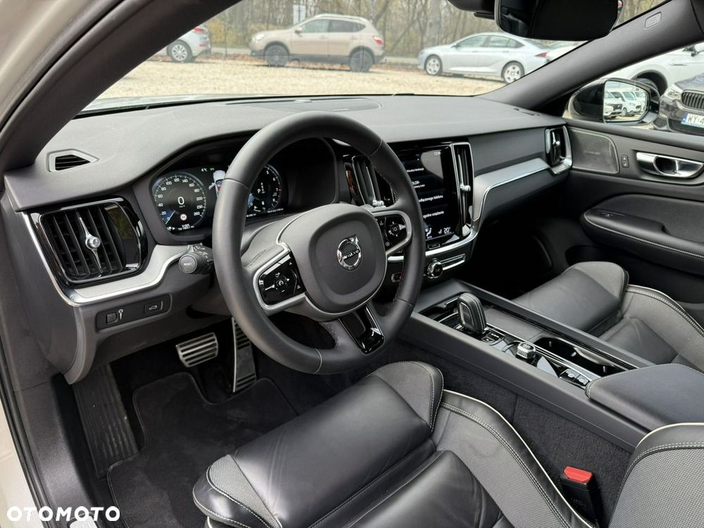 Volvo S60 B4 B R-Design - 5