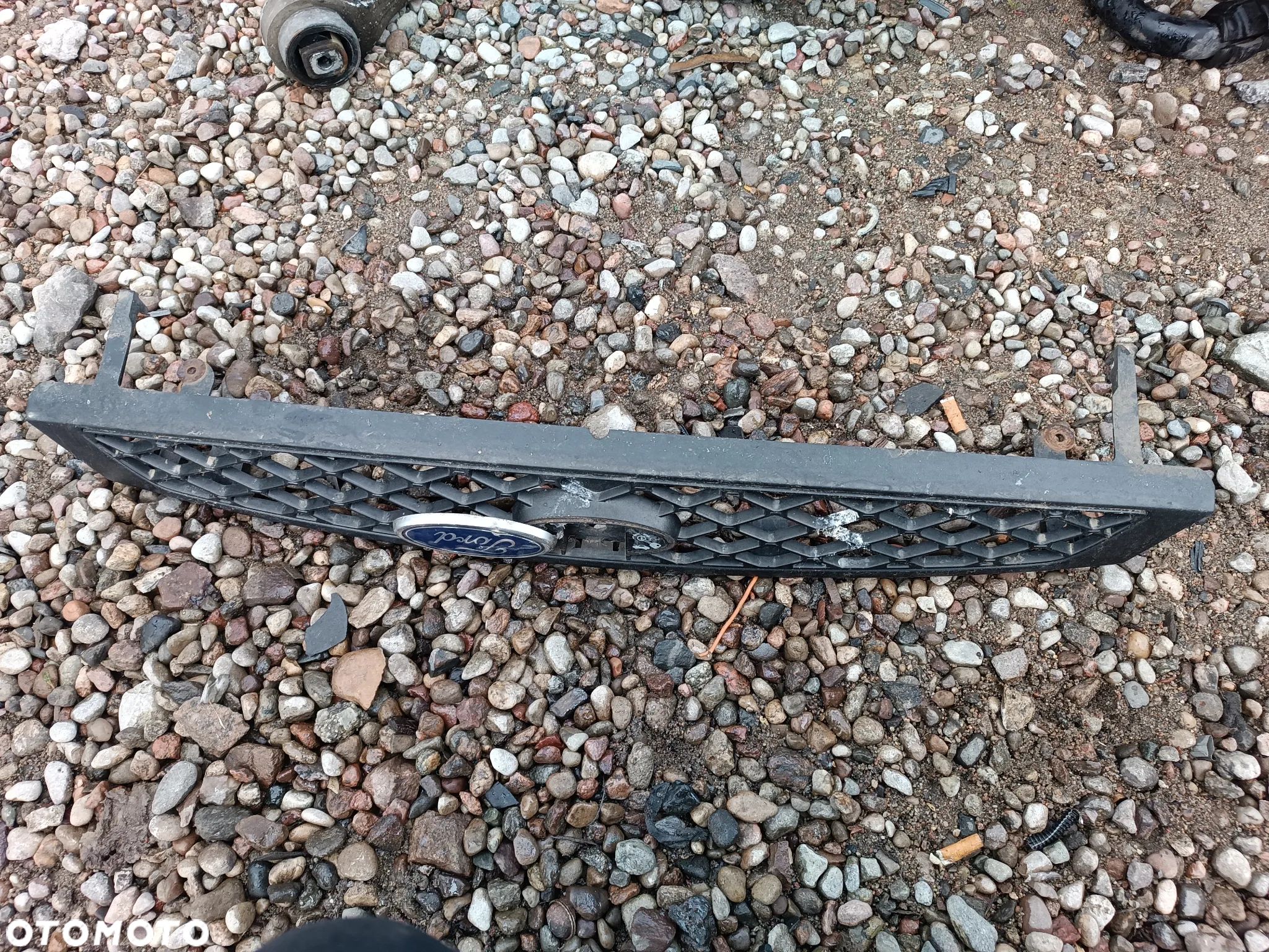FORD FOCUS MK1 GRILL ATRAPA 2M518200 - 1