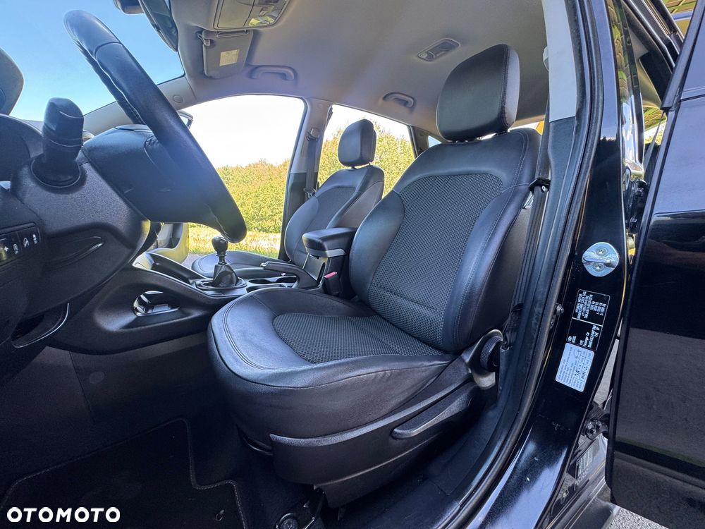 Hyundai ix35 - 23