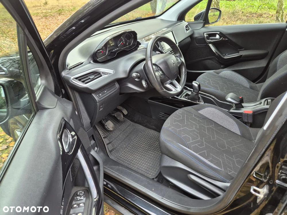 Peugeot 2008 PureTech 82 Signature - 9