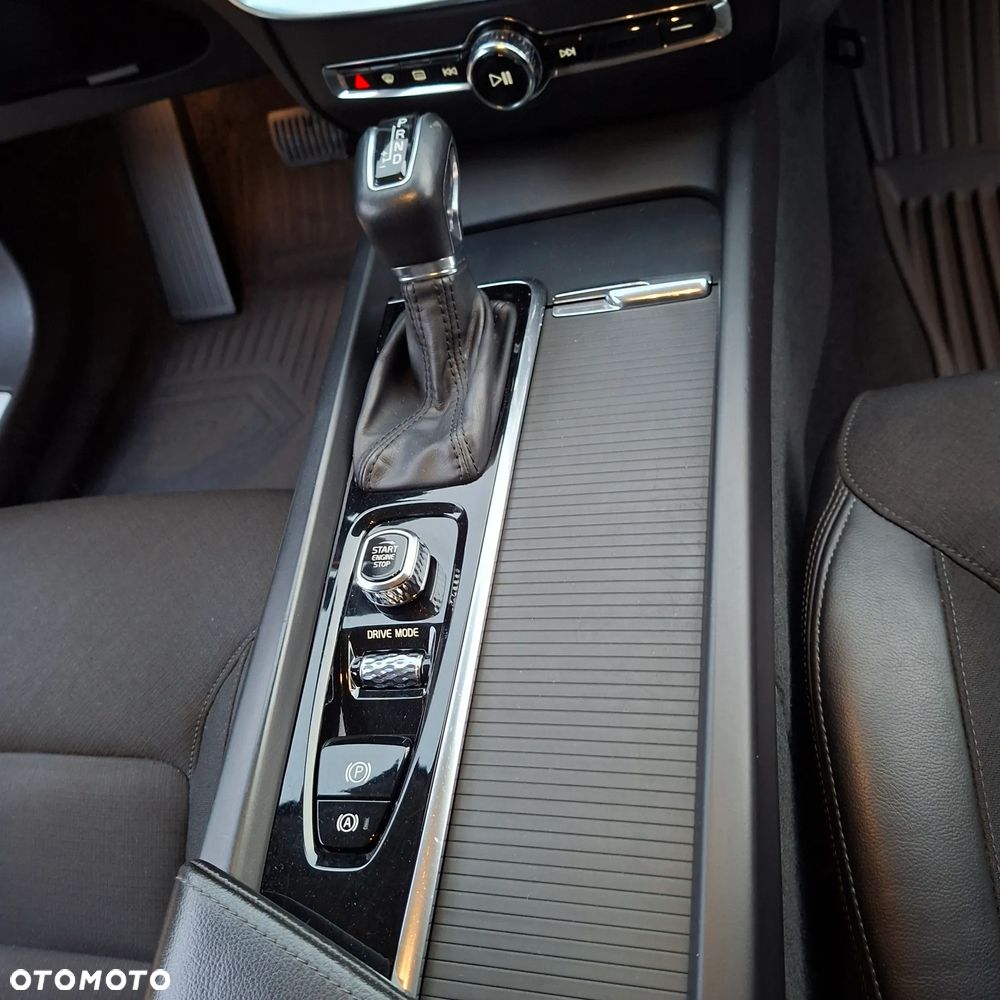 Volvo V60 D4 Geartronic Momentum - 23