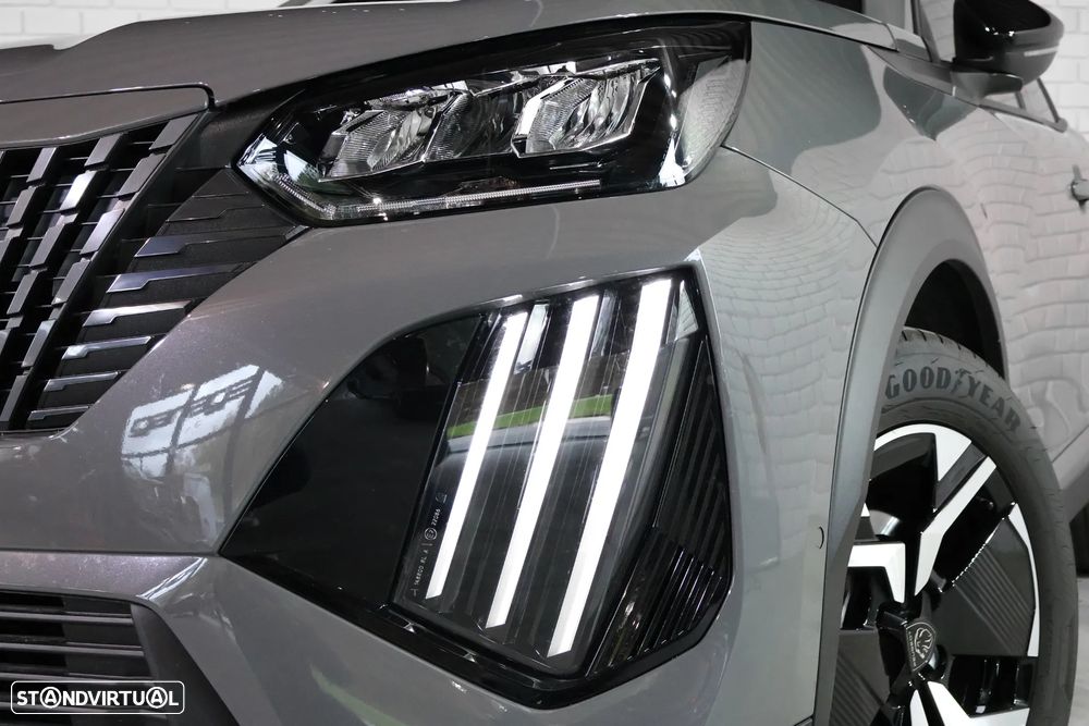 Peugeot 2008 1.2 PureTech Allure Pack - 4
