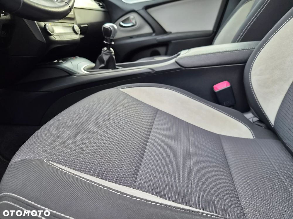 Toyota Avensis 1.8 Sol plus NAVI - 34