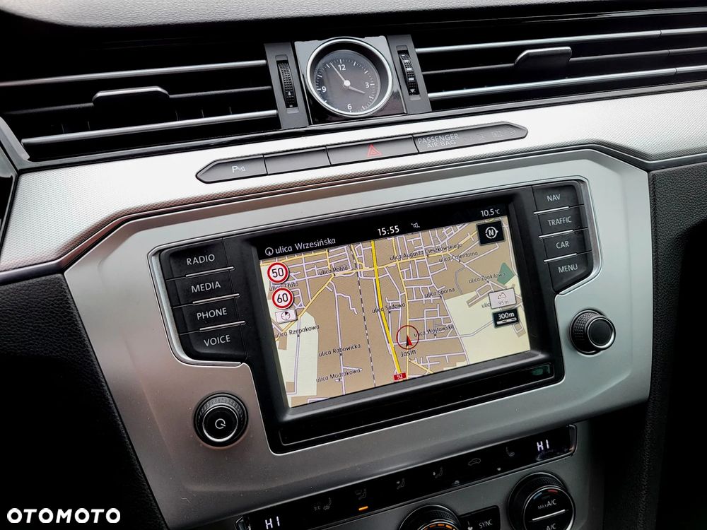 Volkswagen Passat - 31