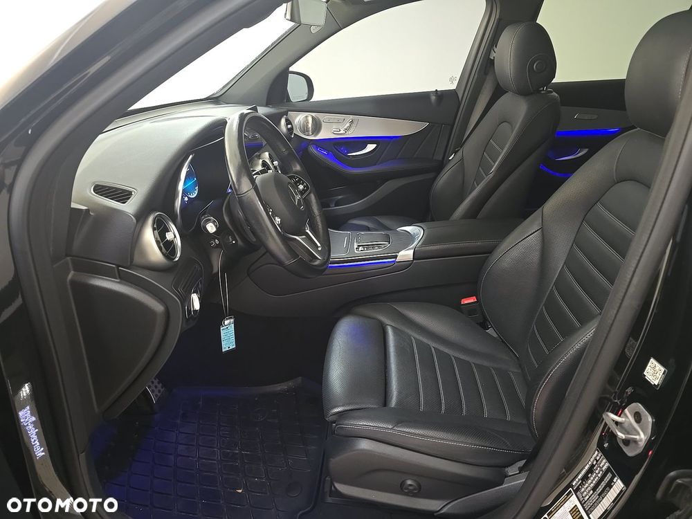 Mercedes-Benz GLC 300 4Matic 9G-TRONIC AMG Line Plus - 8