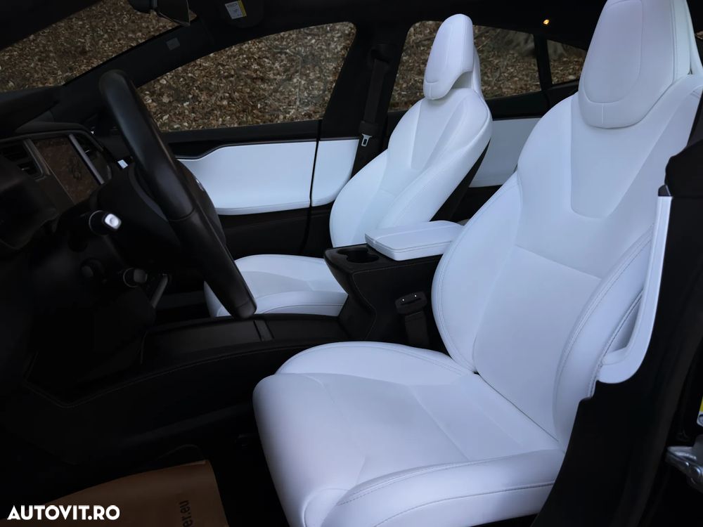 Tesla Model S - 7