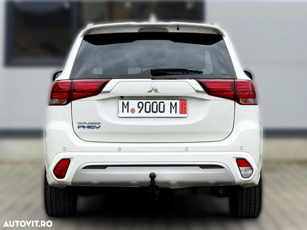Mitsubishi Outlander - 10