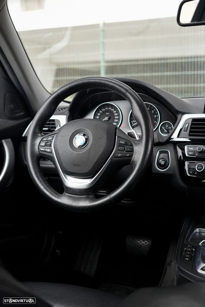 BMW 330 e iPerformance Line Luxury - 12