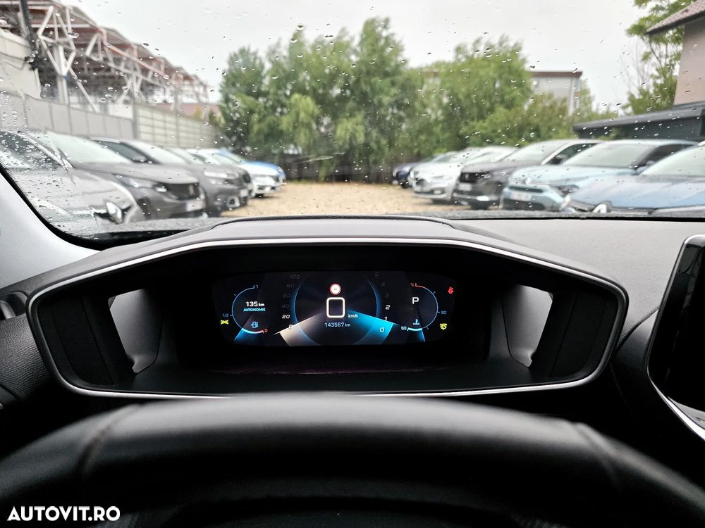 Peugeot 2008 PureTech 130 EAT8 GT - 25
