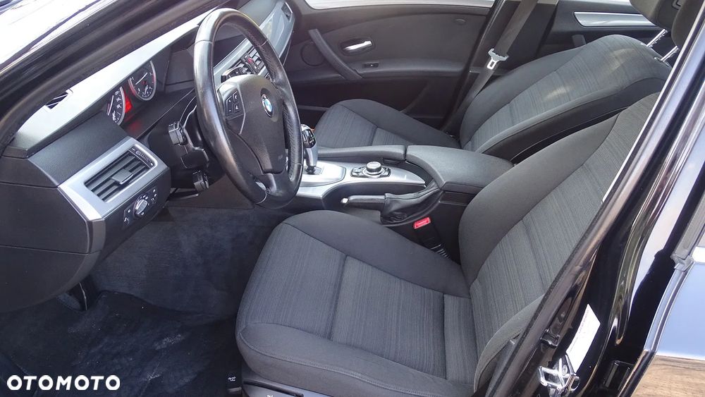 BMW Seria 5 525d - 11