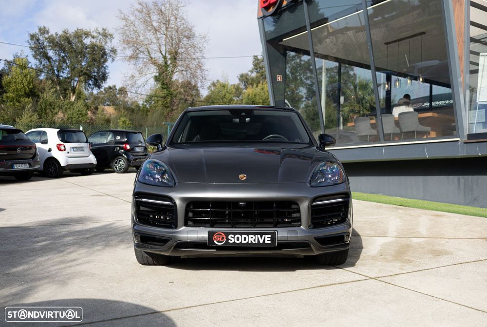 Porsche Cayenne Coupé E-Hybrid - 3