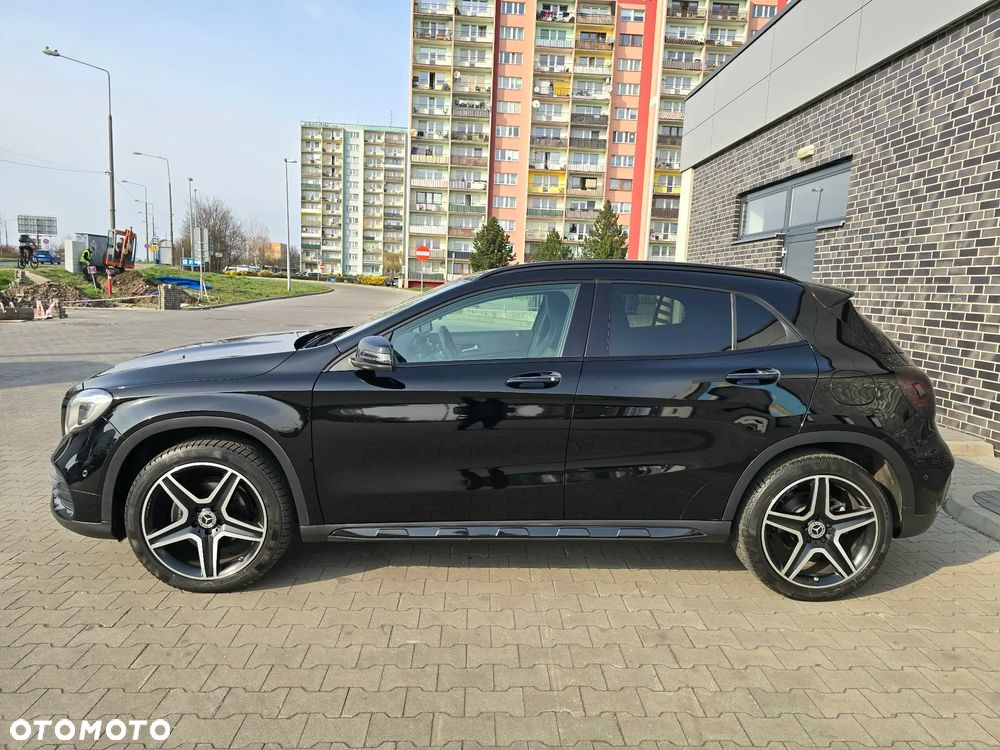 Mercedes-Benz GLA 200 7G-DCT AMG Line - 13