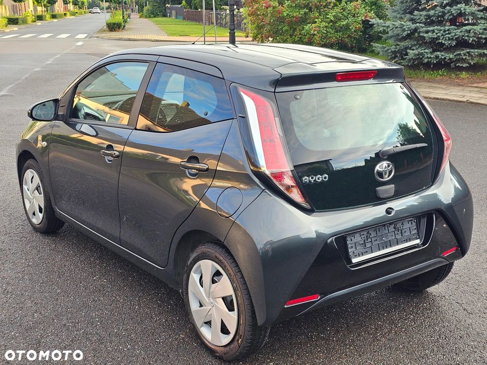 Toyota Aygo x mit x-business Paket - 4