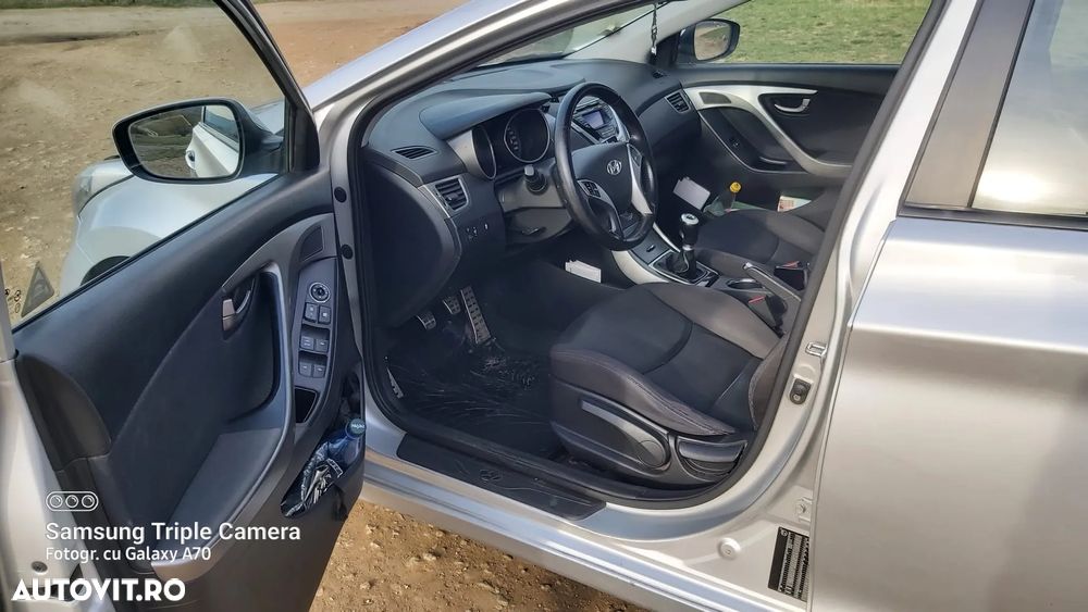 Hyundai Elantra 1.6 MPi Highway Heat+ - 19