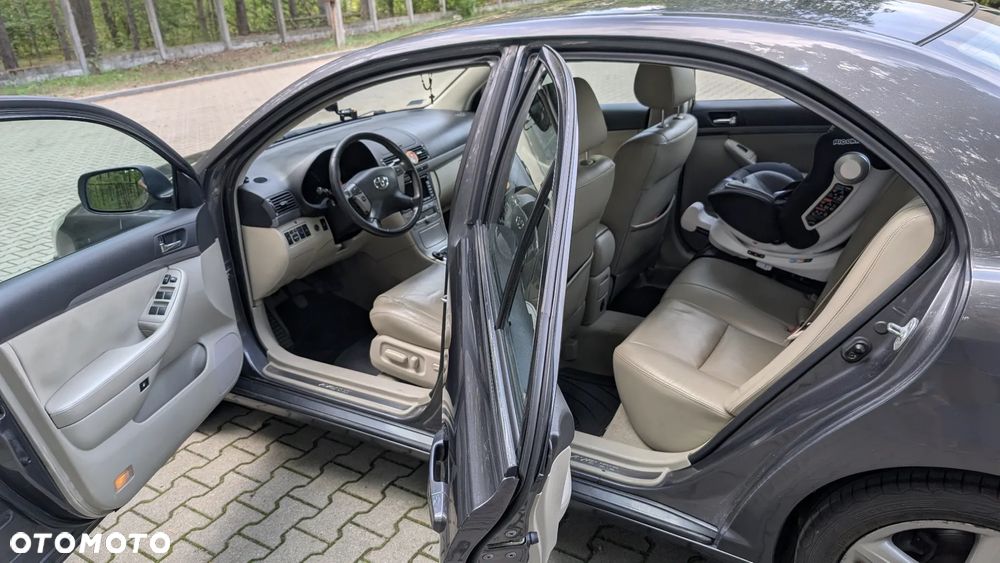 Toyota Avensis 2.2 D-CAT Prestige NAVI - 5