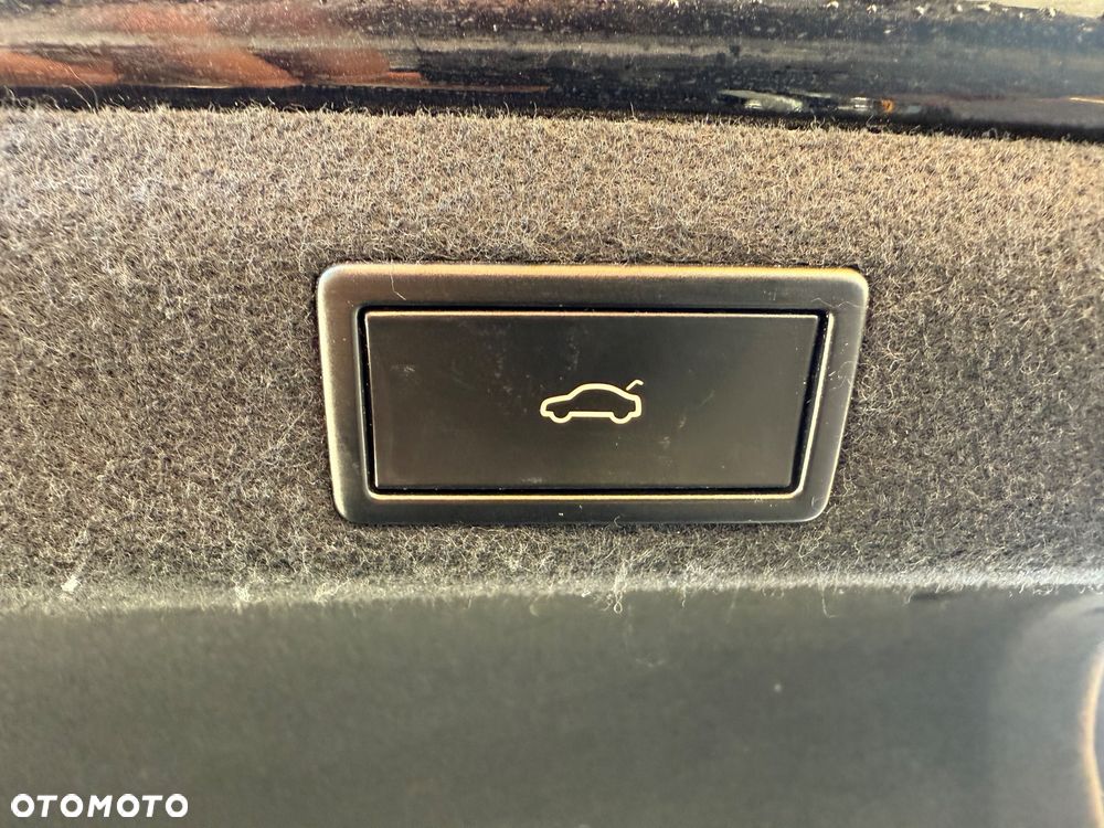 Skoda Superb 2.0 TDI Sportline DSG - 29