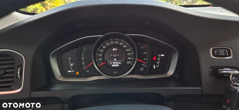 Volvo V60 D4 Geartronic Momentum - 26