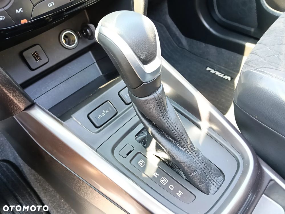 Suzuki Vitara 1.5 Dualjet Hybrid AGS Comfort+ "SHINKAI" - 24