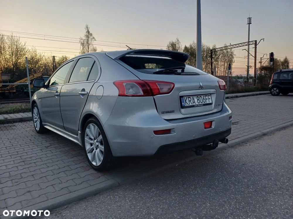 Mitsubishi Lancer 1.8 Invite - 7