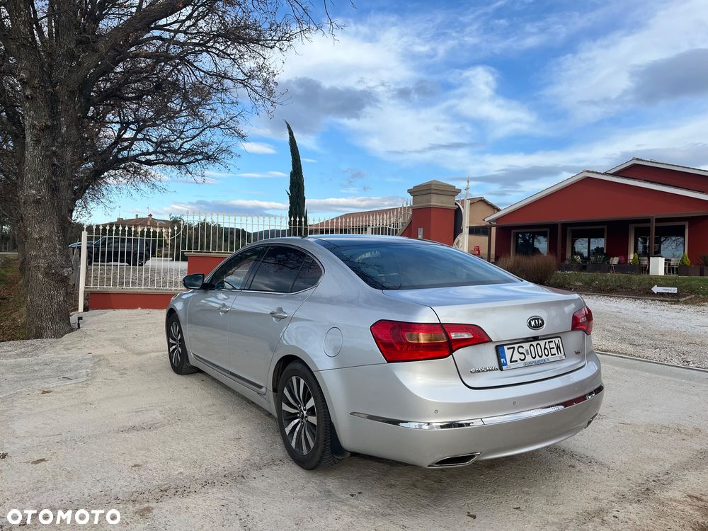 Kia Cadenza - 3