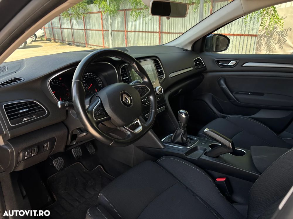 Renault Megane TCe 140 GPF LIMITED - 14