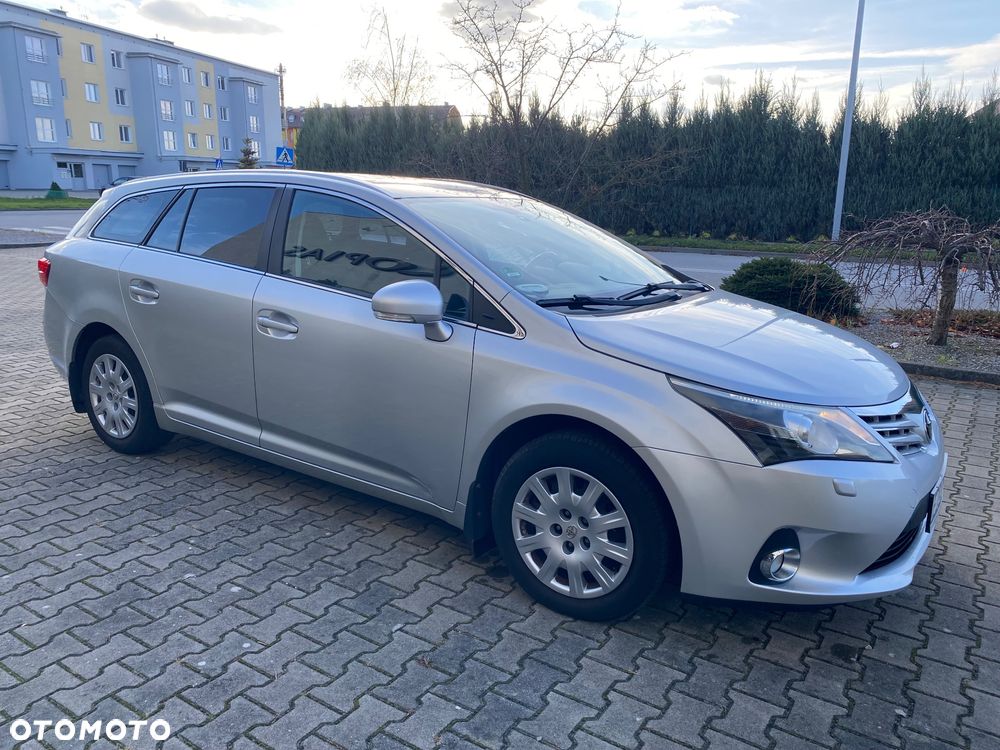 Toyota Avensis 1.8 Sol plus NAVI - 12