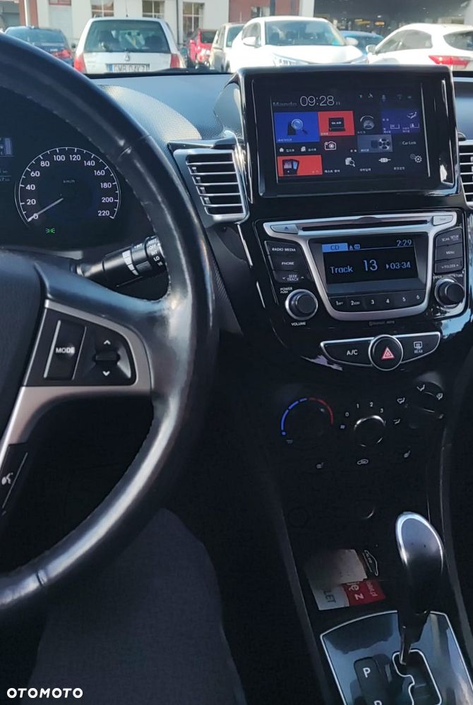 Hyundai Accent - 14
