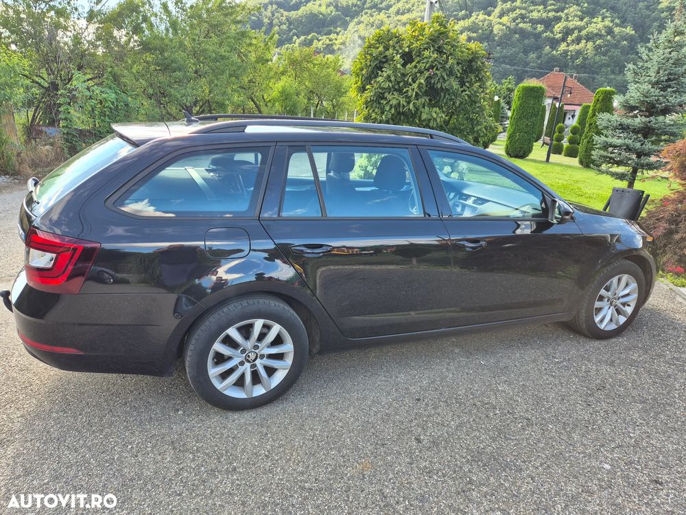 Skoda Octavia 1.6 TDI DSG Ambition - 8