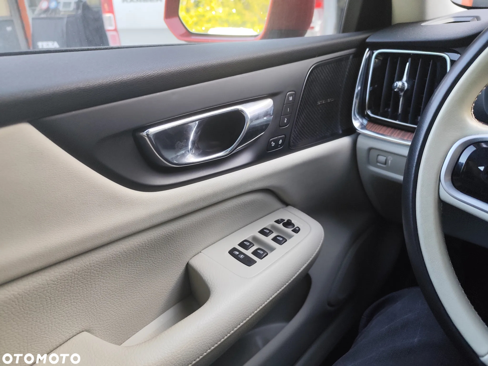 Volvo S60 T5 Momentum Pro - 31
